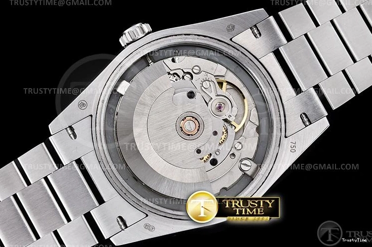 1003 Versatile RDD0220H – DayDate 36mm 701